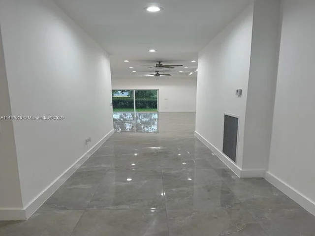 3080 NW 11 St, Fort Lauderdale FL 33311