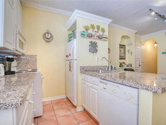 1027 Pennsylvania Ave # 103, Miami Beach FL 33139