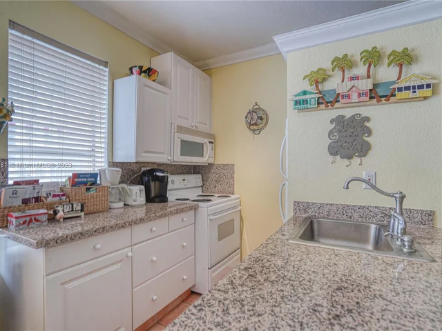 1027 Pennsylvania Ave # 103, Miami Beach FL 33139