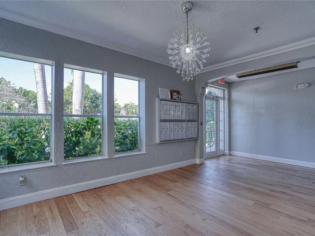 1027 Pennsylvania Ave # 103, Miami Beach FL 33139