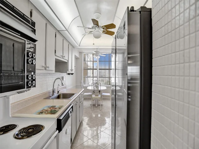 231 174th St # 1816, Sunny Isles Beach FL 33160