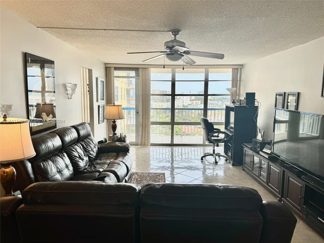 231 174th St # 1816, Sunny Isles Beach FL 33160