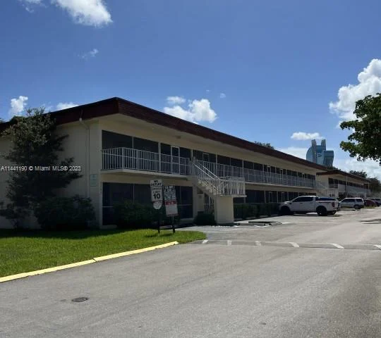 5387 SW 40th Ave # 103, Dania Beach FL 33314