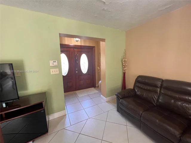 1720 SW 92nd Ct, Miami FL 33165