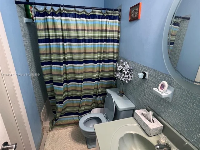 1720 SW 92nd Ct, Miami FL 33165