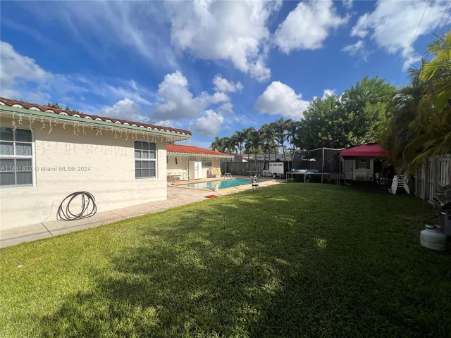 1720 SW 92nd Ct, Miami FL 33165