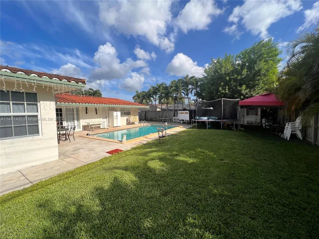 1720 SW 92nd Ct, Miami FL 33165