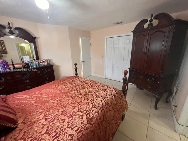 1720 SW 92nd Ct, Miami FL 33165