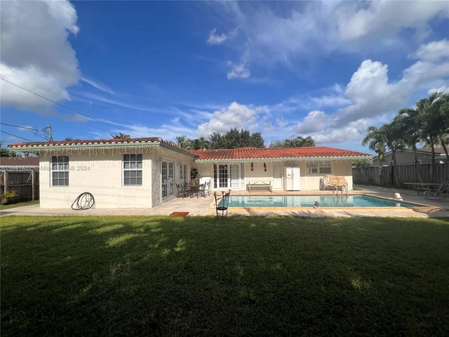 1720 SW 92nd Ct, Miami FL 33165