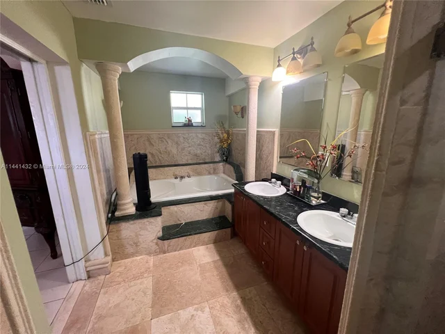 1720 SW 92nd Ct, Miami FL 33165