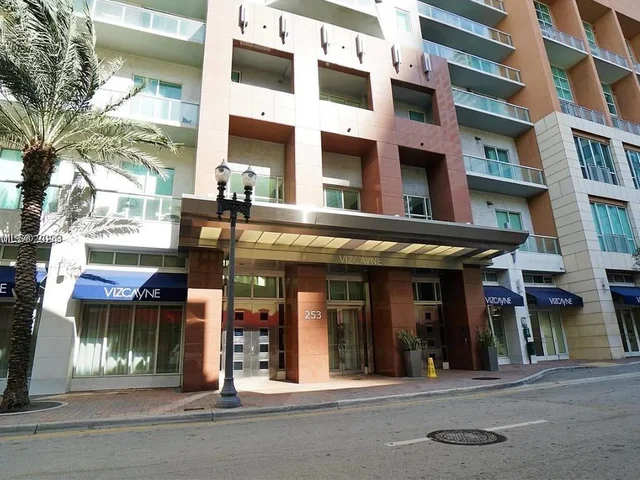 253 NE 2nd St # 910, Miami FL 33132