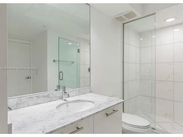 500 BRICKELL AV # 2910, Miami FL 33131