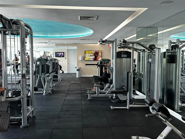 500 BRICKELL AV # 2910, Miami FL 33131