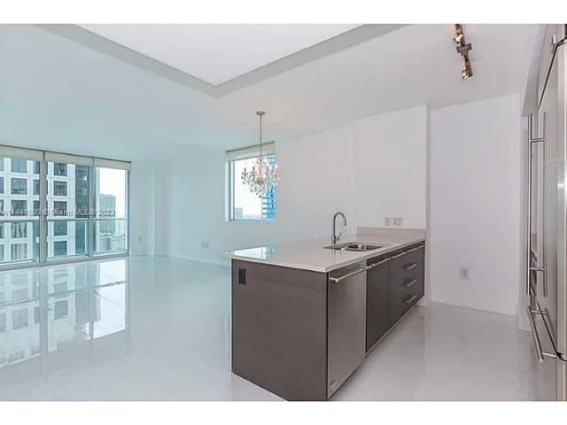 500 BRICKELL AV # 2910, Miami FL 33131