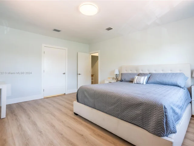 4560 Post Ave, Miami Beach FL 33140