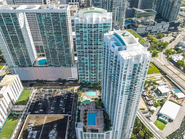 41 SE 5th St # 1214, Miami FL 33131