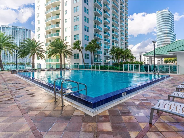 41 SE 5th St # 1214, Miami FL 33131