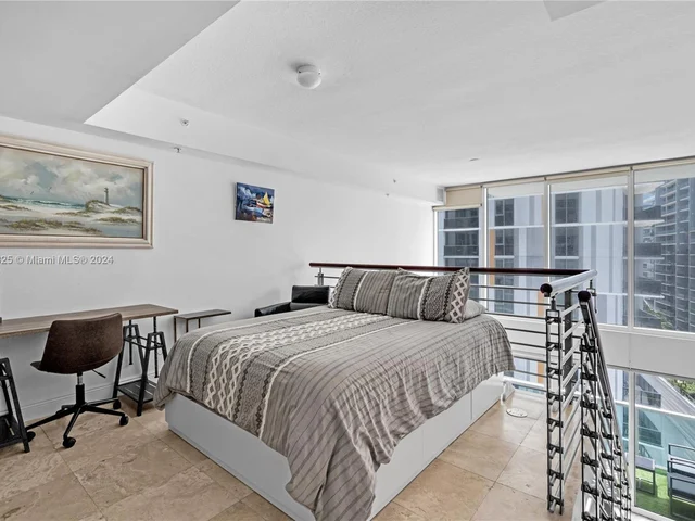 41 SE 5th St # 1214, Miami FL 33131