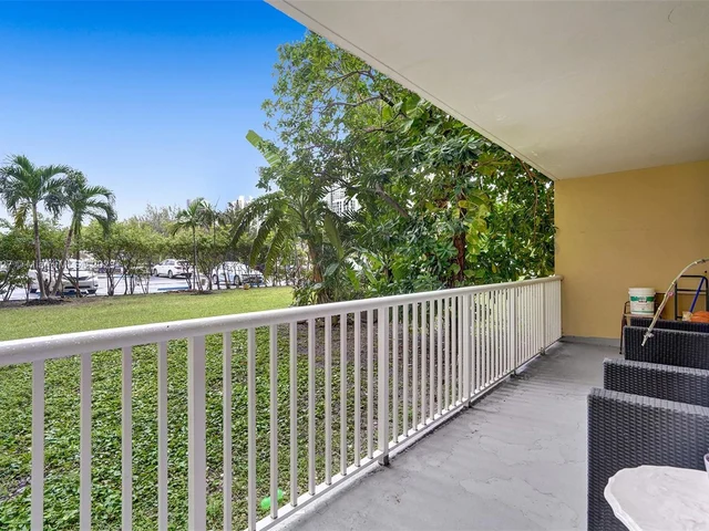 231 174th St # 16, Sunny Isles Beach FL 33160