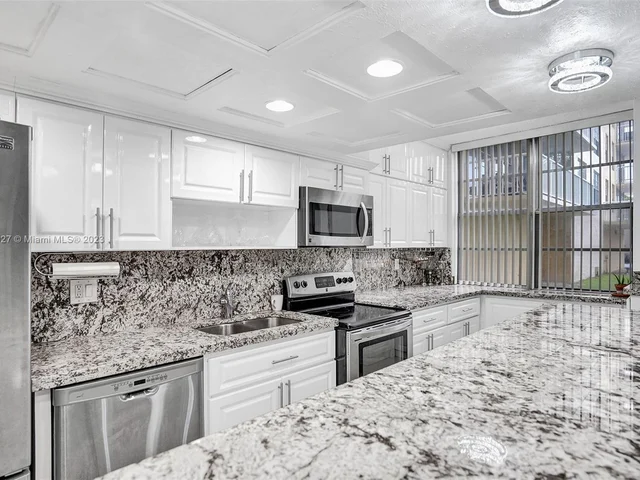 231 174th St # 16, Sunny Isles Beach FL 33160