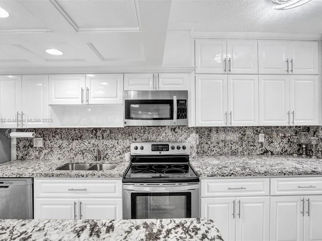 231 174th St # 16, Sunny Isles Beach FL 33160