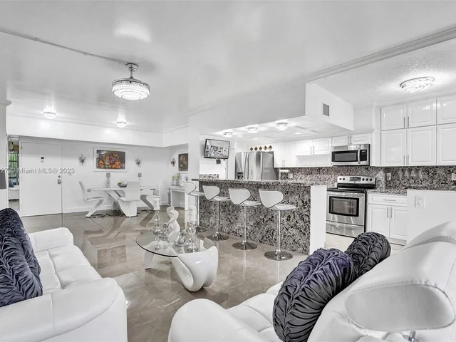 231 174th St # 16, Sunny Isles Beach FL 33160