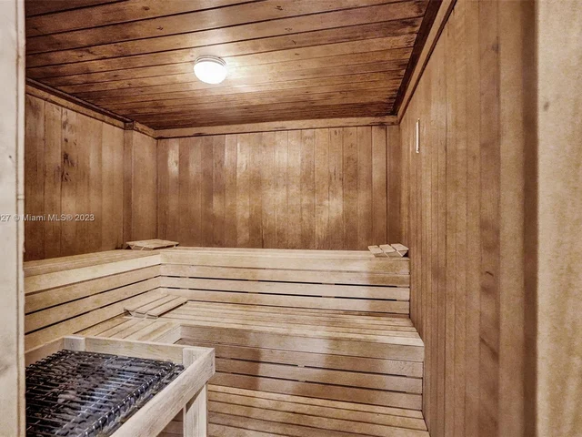 231 174th St # 16, Sunny Isles Beach FL 33160