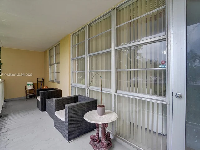 231 174th St # 16, Sunny Isles Beach FL 33160