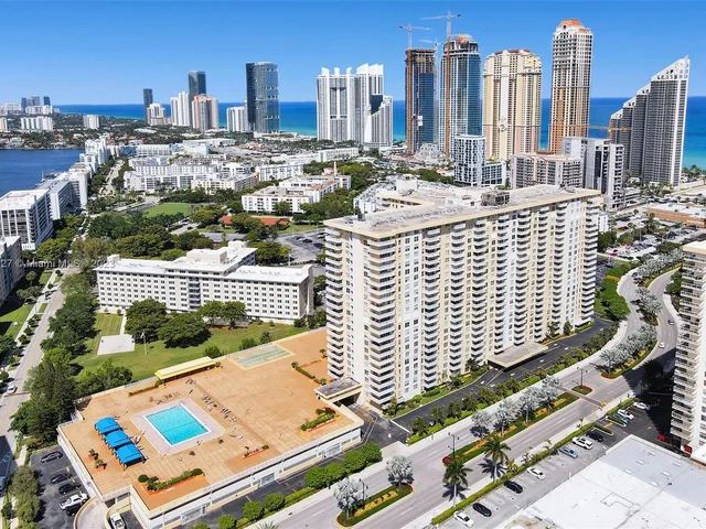 231 174th St # 16, Sunny Isles Beach FL 33160