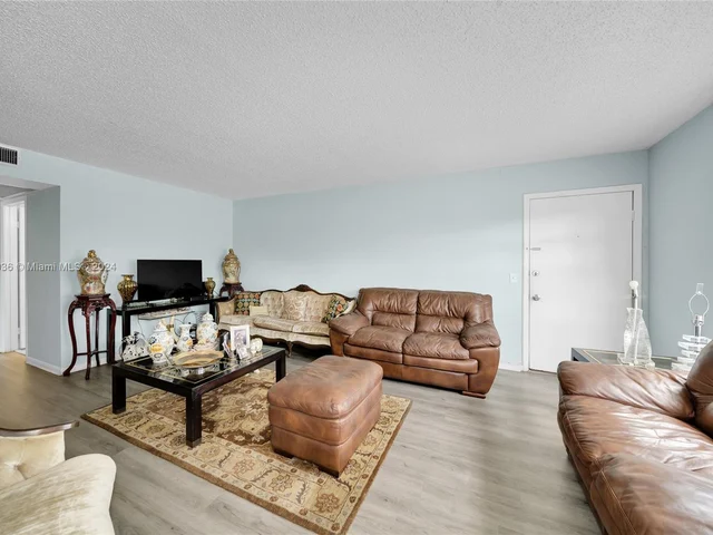 13455 SW 9th Ct # 301J, Pembroke Pines FL 33027