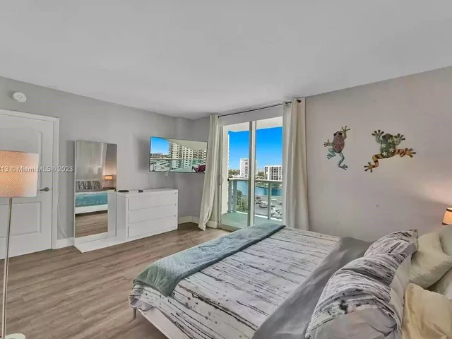 3801 S Ocean Dr # 9W, Hollywood FL 33019