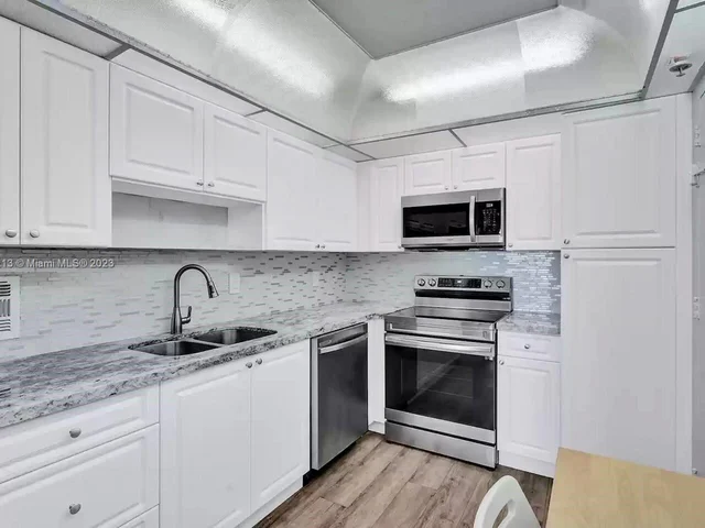 3801 S Ocean Dr # 9W, Hollywood FL 33019