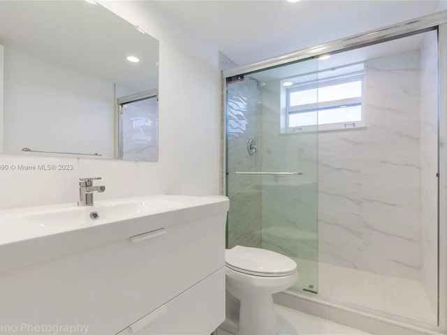 5005 Collins Ave # 808, Miami Beach FL 33140