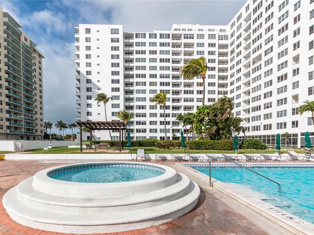 5005 Collins Ave # 808, Miami Beach FL 33140