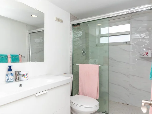 5005 Collins Ave # 808, Miami Beach FL 33140