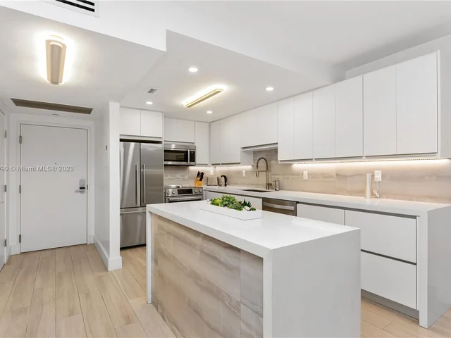 2301 Collins Ave # 318, Miami Beach FL 33139