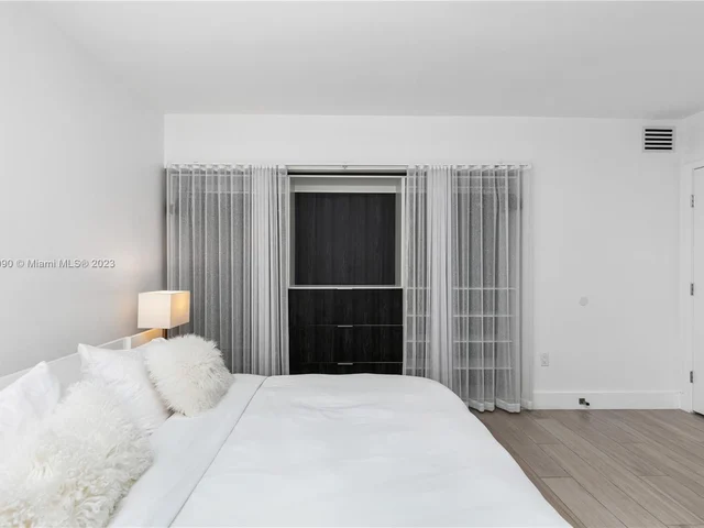 2301 Collins Ave # 318, Miami Beach FL 33139