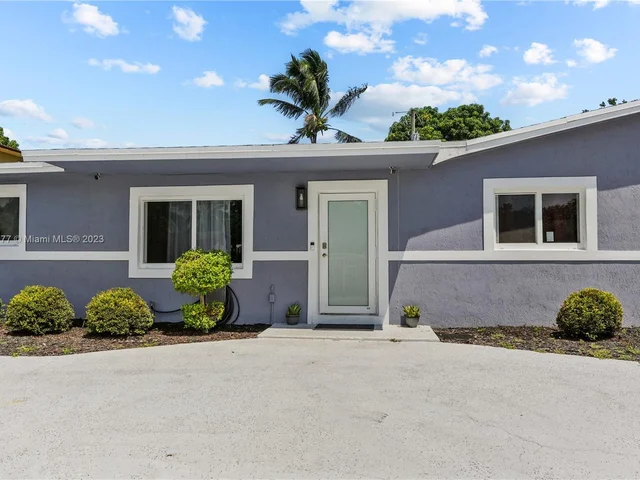 3825 NW 170th St, Miami Gardens FL 33055