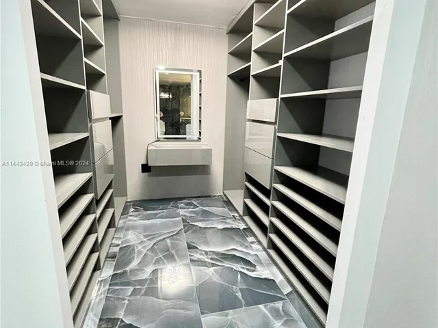 7545 E Treasure Dr # 10H, North Bay Village FL 33141