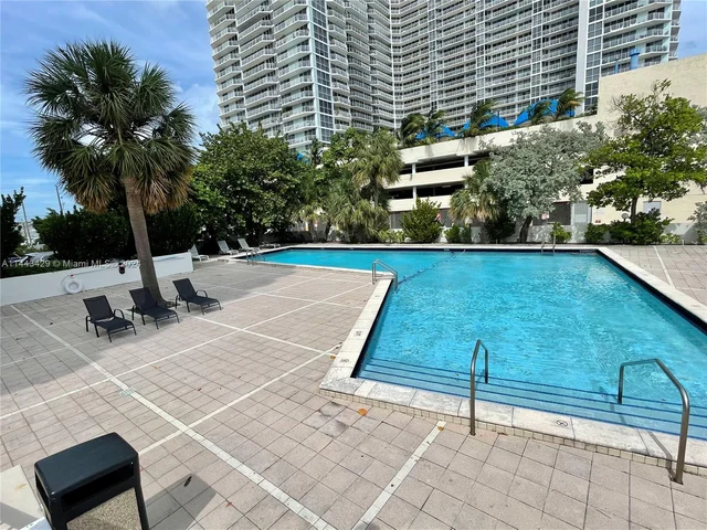 7545 E Treasure Dr # 10H, North Bay Village FL 33141