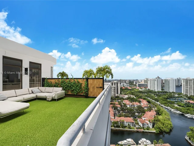 1000 W Island Blvd, Aventura FL 33160