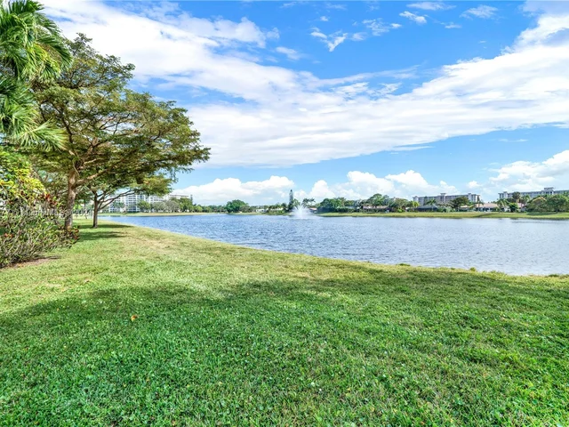 3200 N Course Ln # 216, Pompano Beach FL 33069