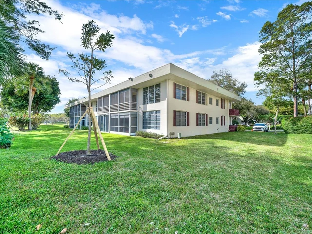 3200 N Course Ln # 216, Pompano Beach FL 33069