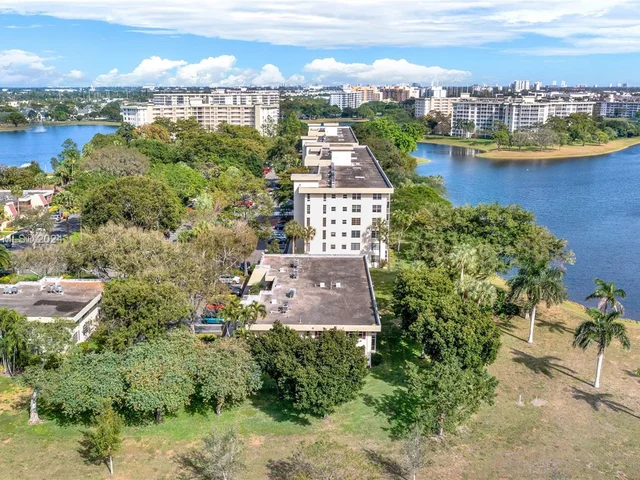 3200 N Course Ln # 216, Pompano Beach FL 33069