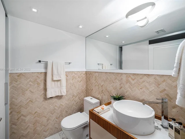 4775 Collins Ave # 2603, Miami Beach FL 33140