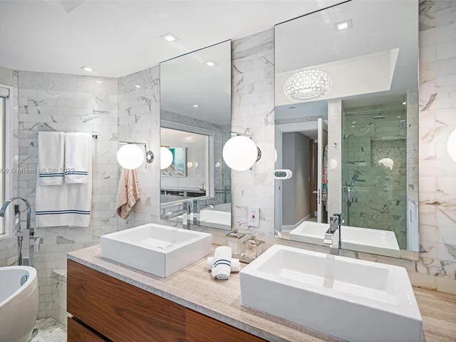 4775 Collins Ave # 2603, Miami Beach FL 33140