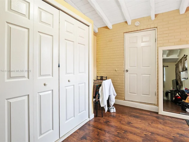 425 SW 64th Ter, Margate FL 33068