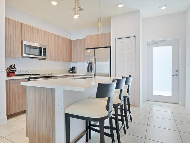 4740 NW 84th Ct # 31, Doral FL 33166