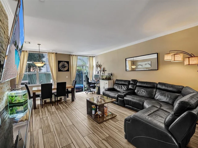 3745 Amalfi Dr, Hollywood FL 33021