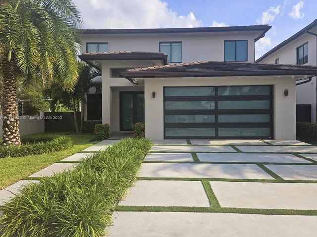 8706 NW 146th Ln, Miami Lakes FL 33018